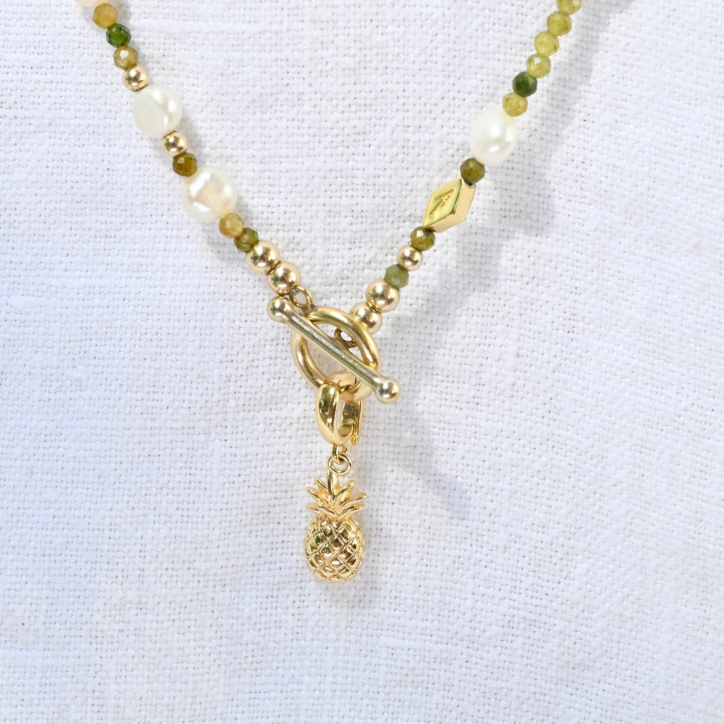 GOLD PINEAPPLE