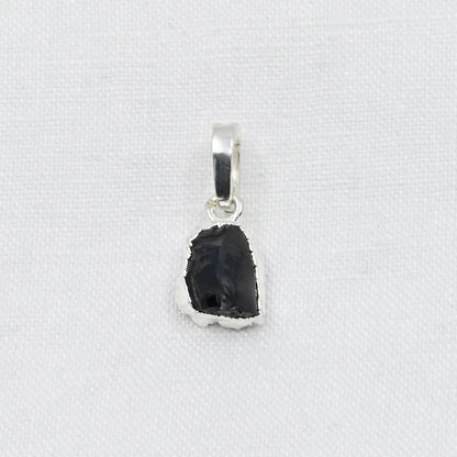 BLACK SPINEL- CLIP ON