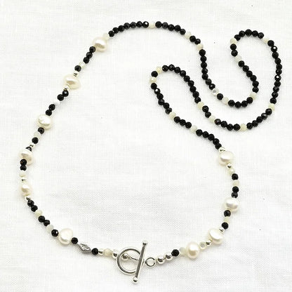 Necklace with black and white beads 