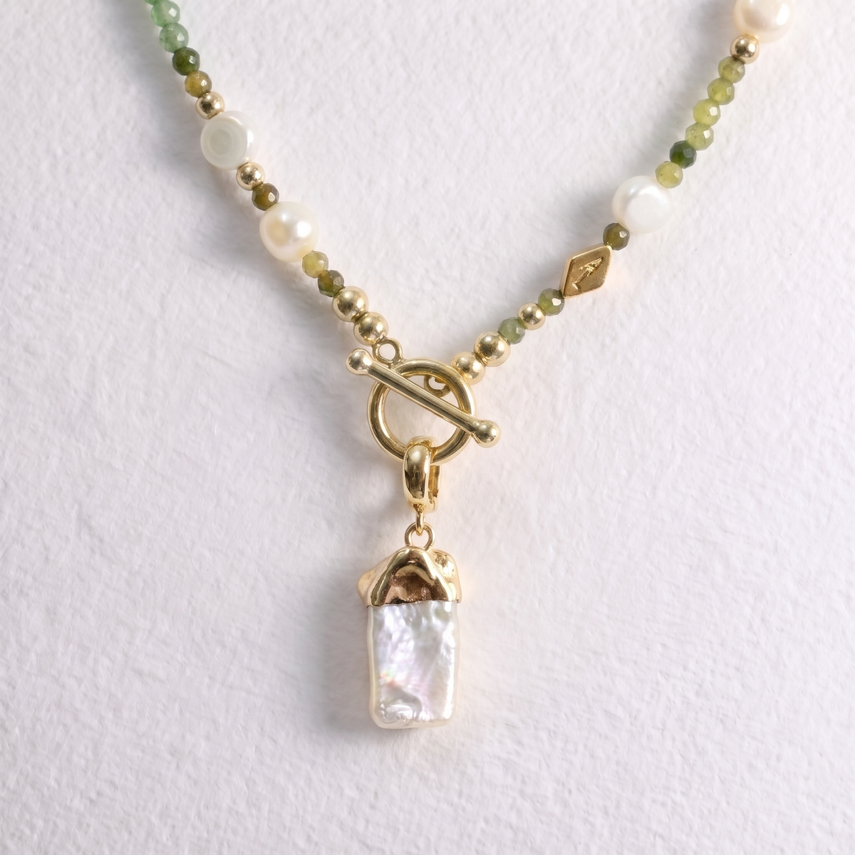 OBLONG PEARL clip on pendant