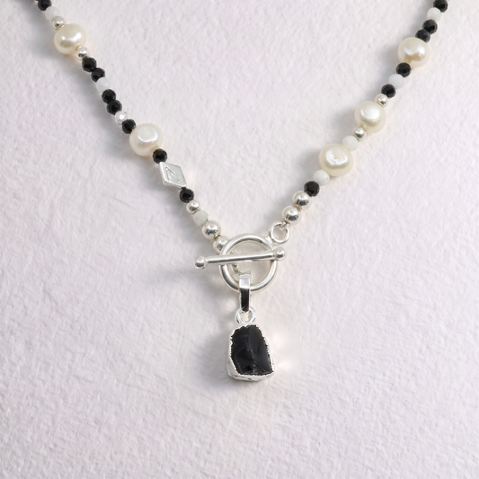 BLACK SPINEL- clip on pendant