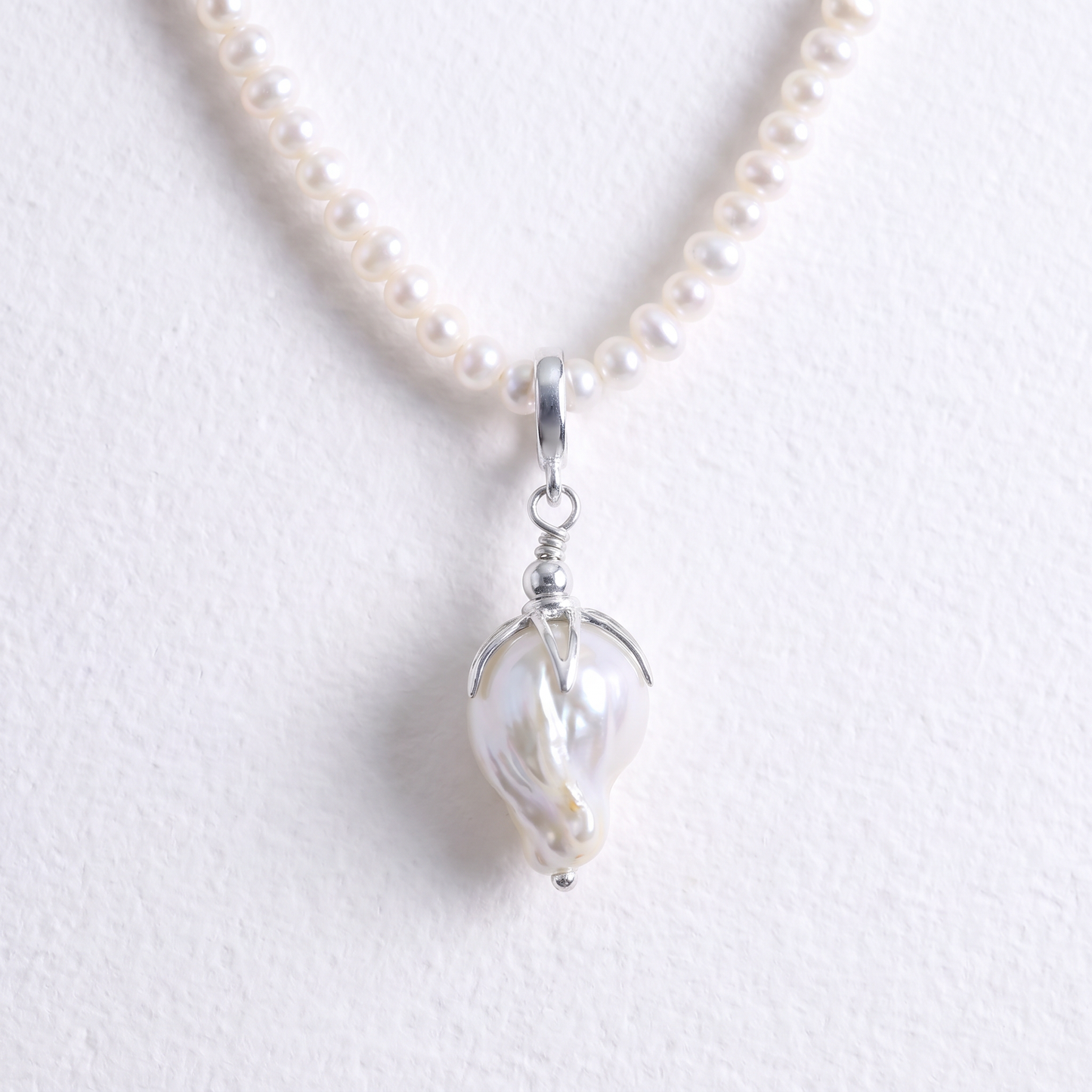 BAROQUE - fresh water pearl clip on pendant