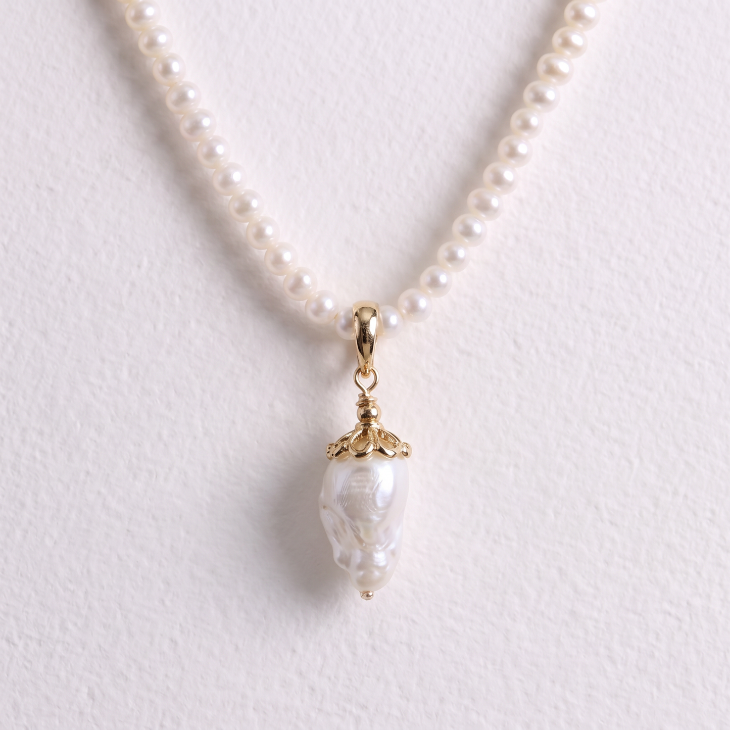 FIREBALL - fresh water pearl clip on pendant