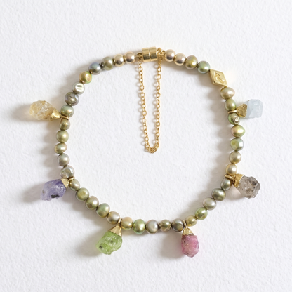 GREEN ROCK pearl and charm bracelet